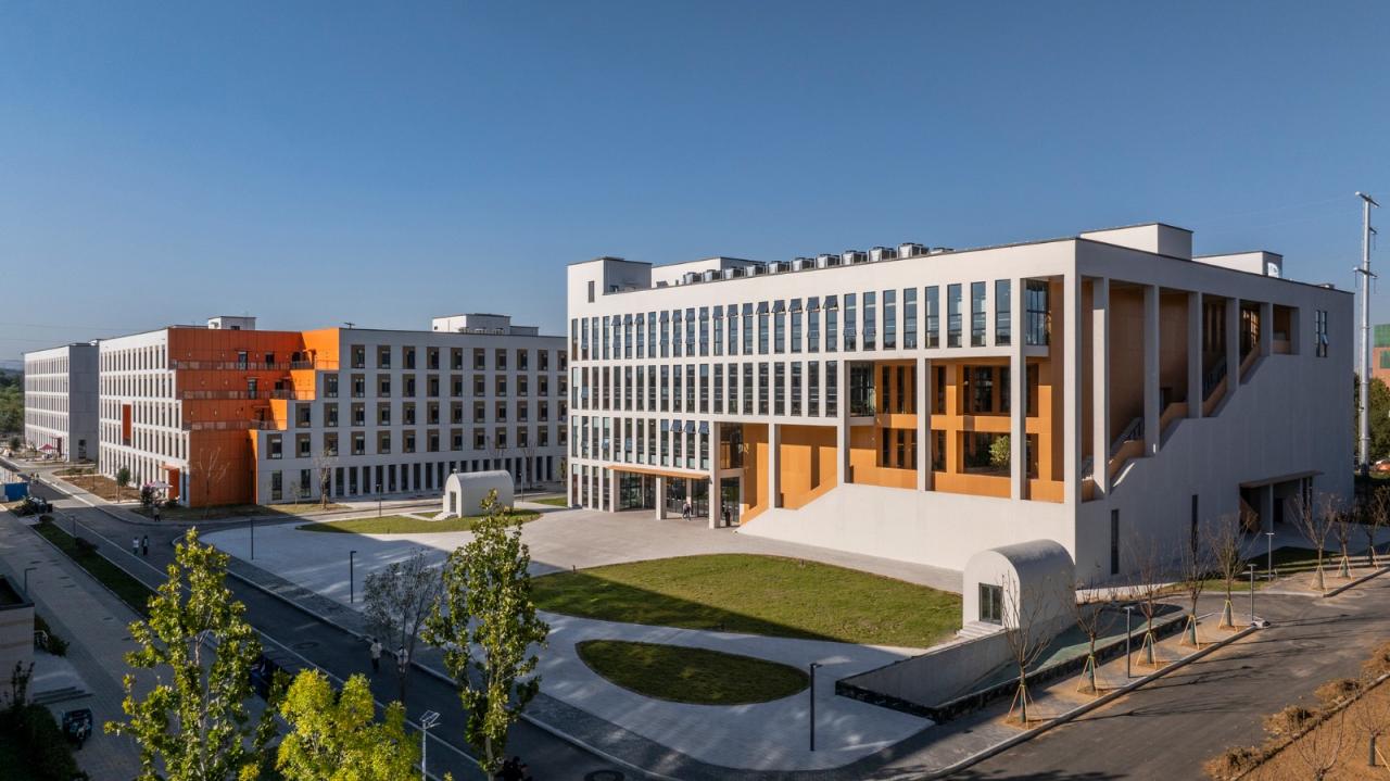 BIM建筑|烟台城市科技职业学院二期 / 超城建筑