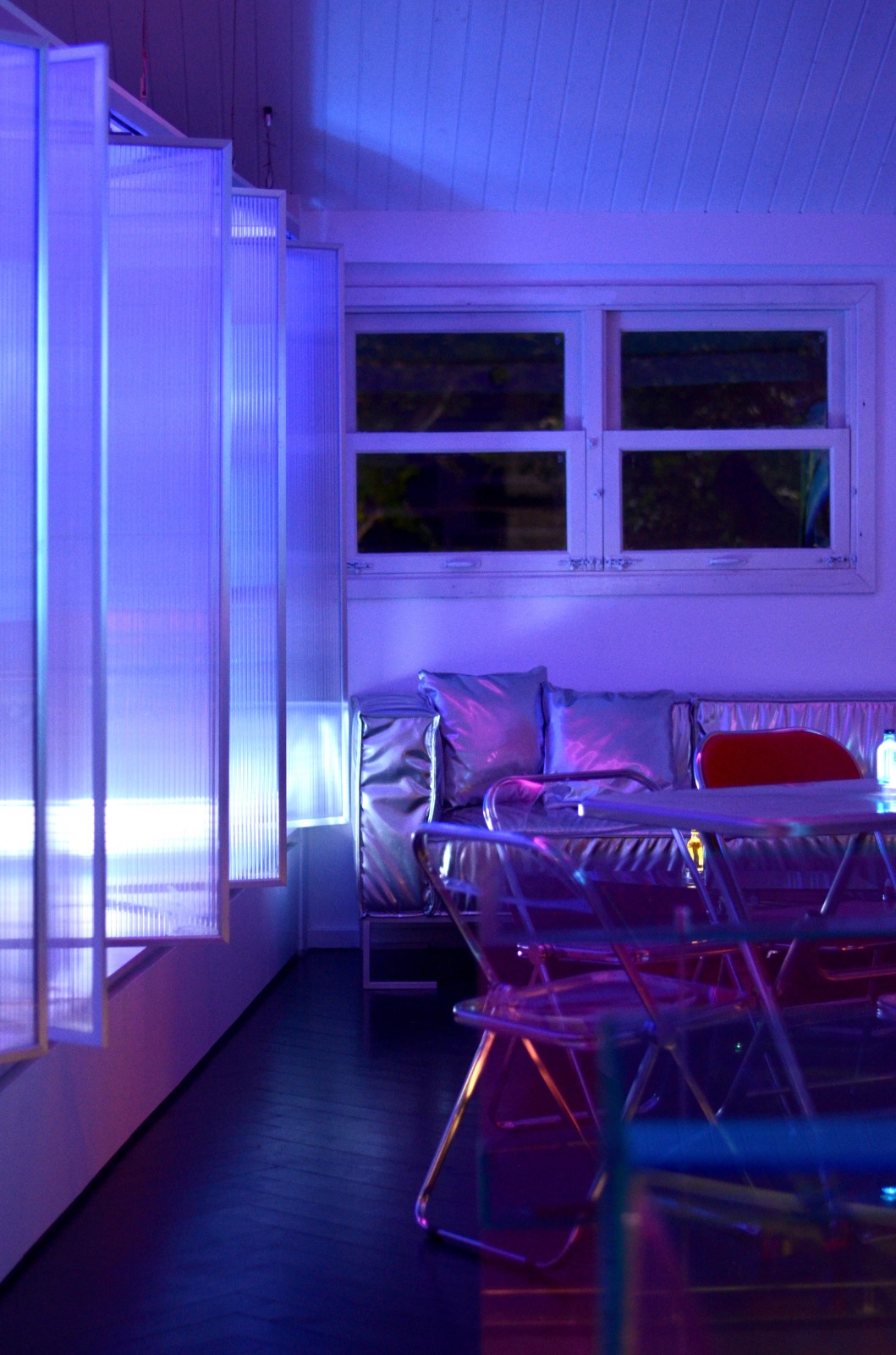 BIM建筑|On Top蒸汽波酒吧与买手店：融合艺术与空间 / 米黑建筑