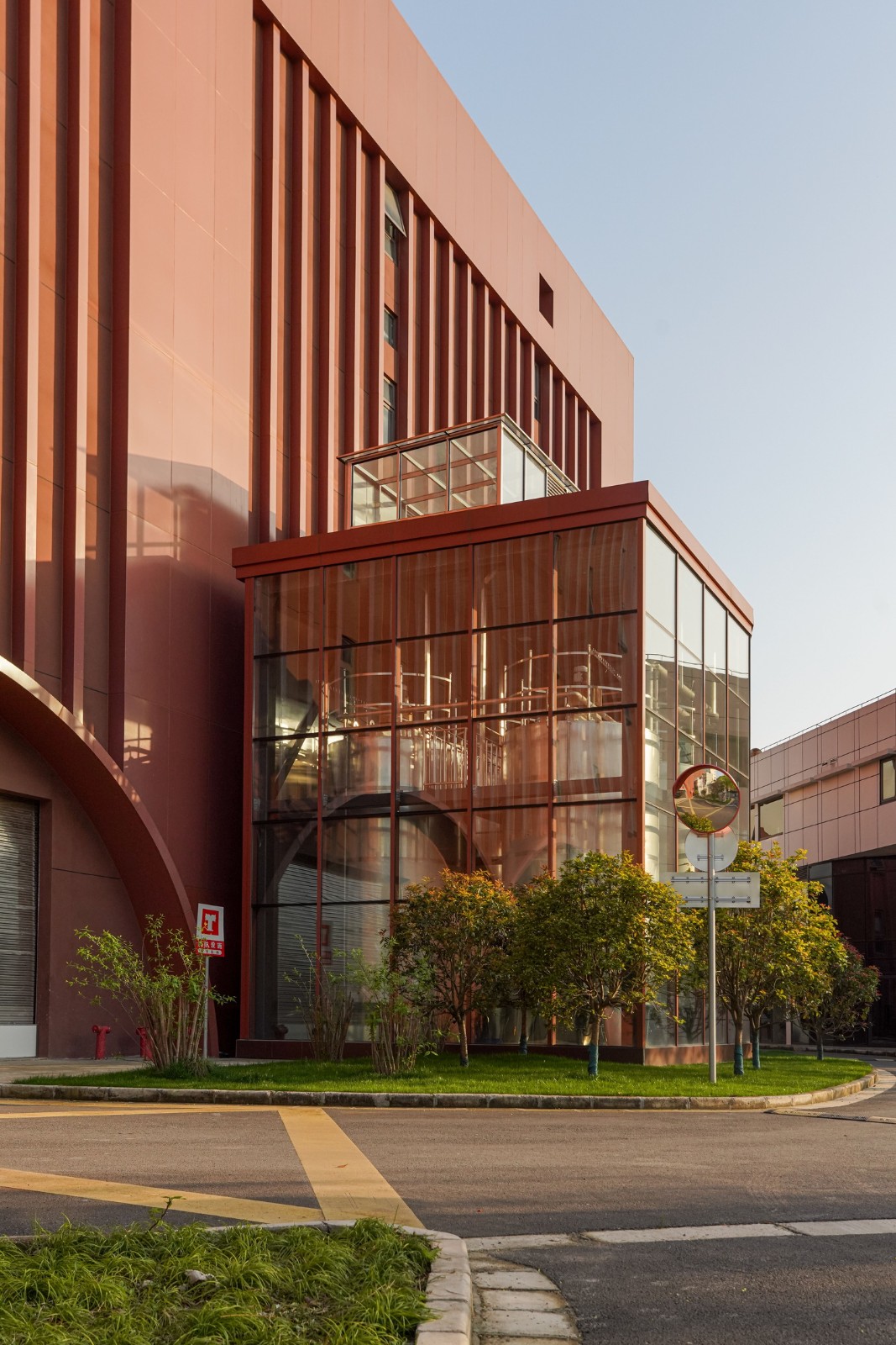 BIM建筑|工业上楼与智造空间：市区工业的精细化城市更新 ——上海百诺巧克力梦工厂·博物馆 / 创霖-泽柏