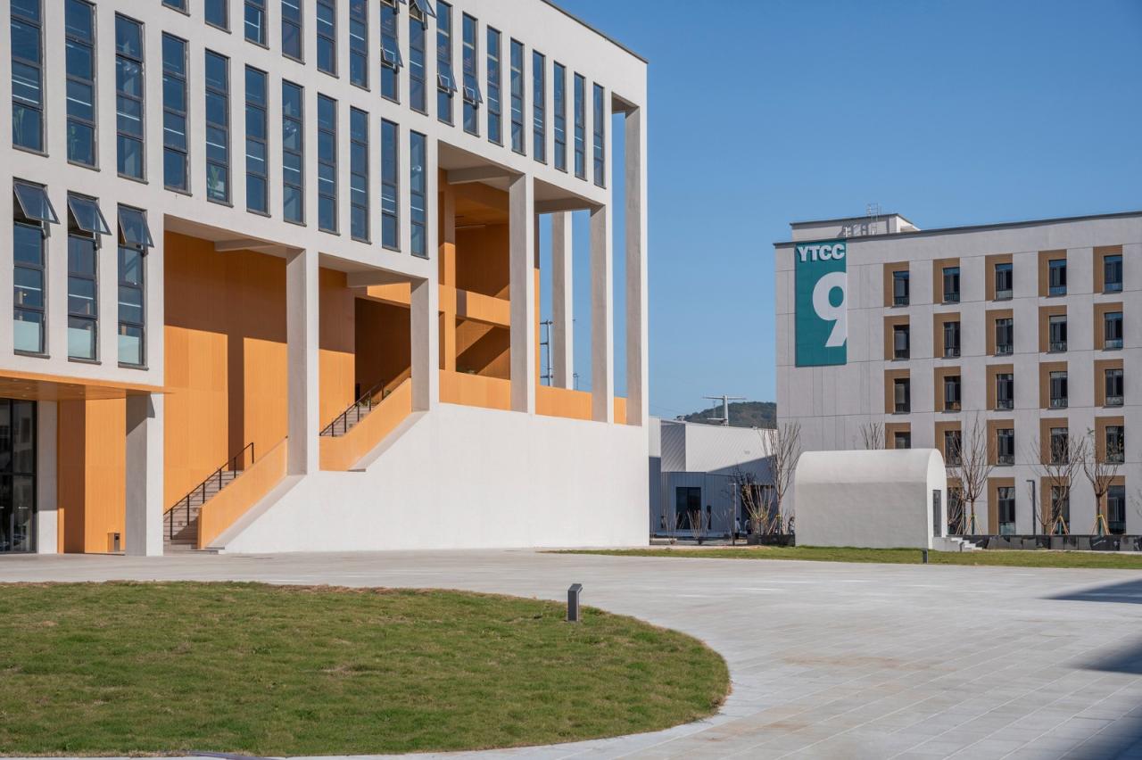 BIM建筑|烟台城市科技职业学院二期 / 超城建筑