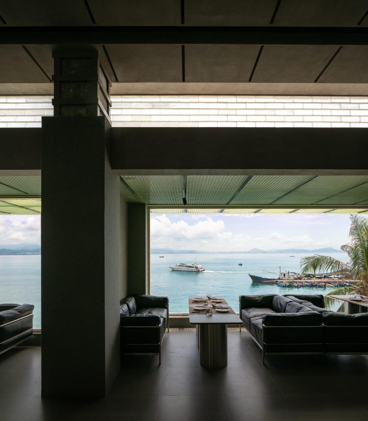 BIM建筑|三亚西岛自建房商业改造 / 叠重建筑