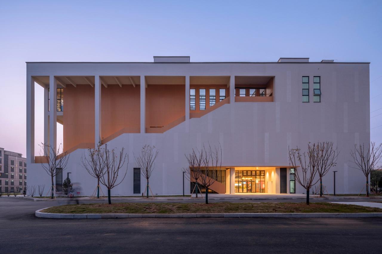 BIM建筑|烟台城市科技职业学院二期 / 超城建筑