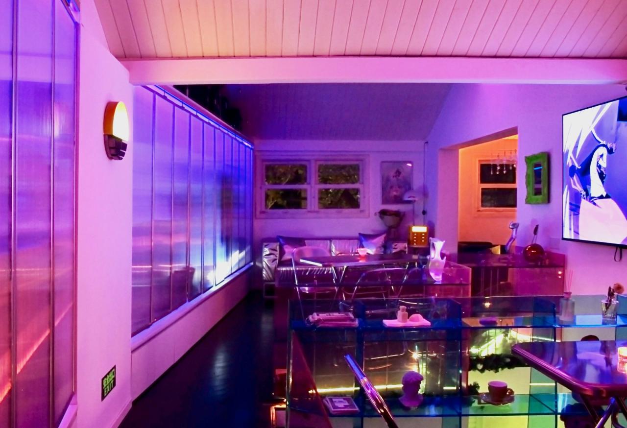 BIM建筑|On Top蒸汽波酒吧与买手店：融合艺术与空间 / 米黑建筑