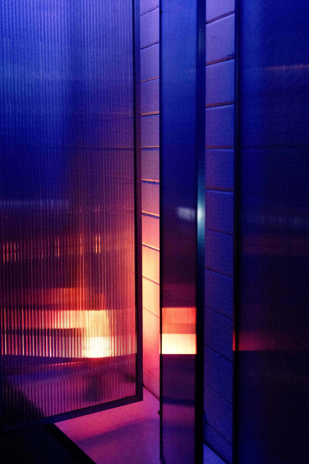 BIM建筑|On Top蒸汽波酒吧与买手店：融合艺术与空间 / 米黑建筑