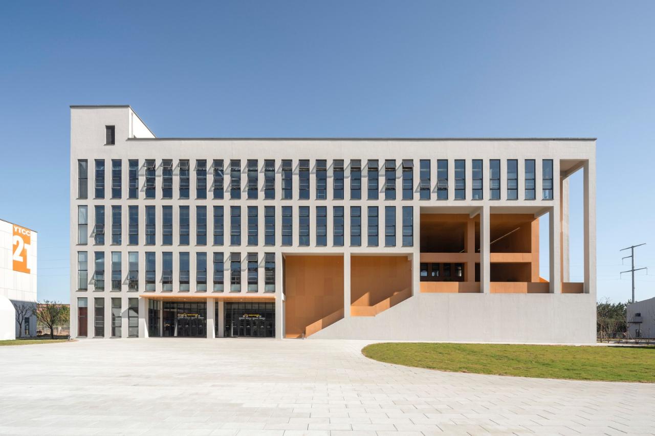 BIM建筑|烟台城市科技职业学院二期 / 超城建筑