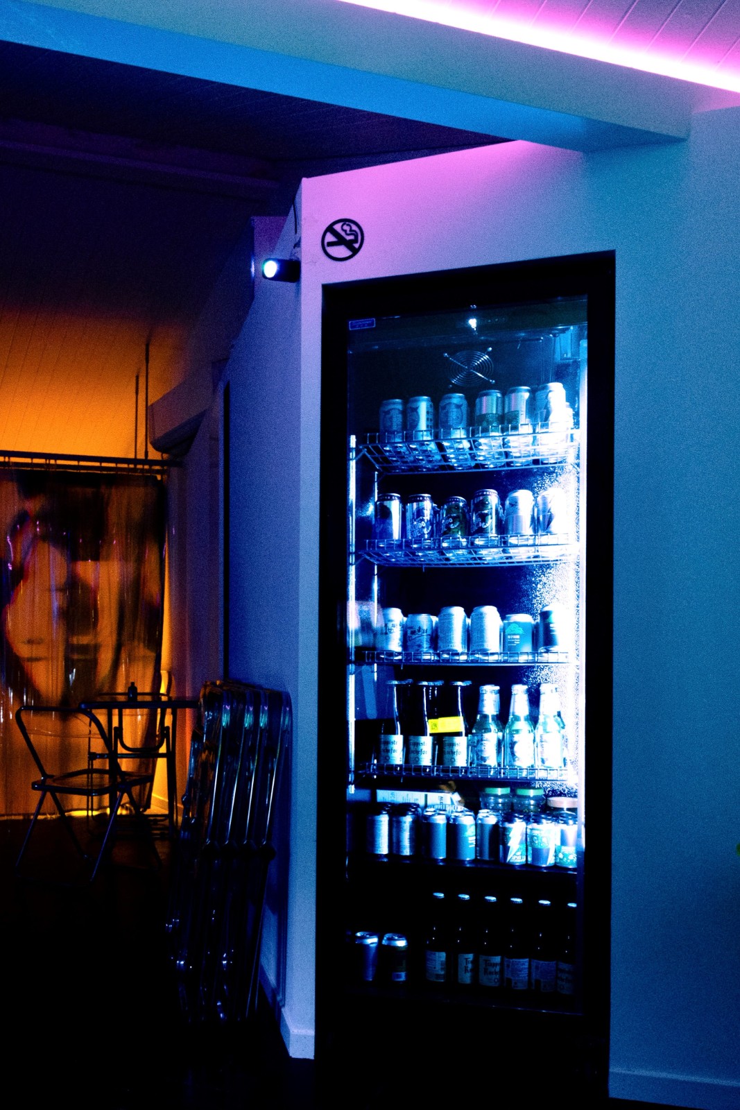 BIM建筑|On Top蒸汽波酒吧与买手店：融合艺术与空间 / 米黑建筑