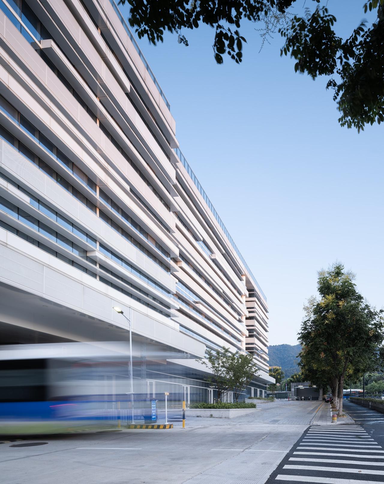 BIM建筑|自然的过客：杭州汽车西站公交枢纽站 / 浙江大学建筑设计研究院