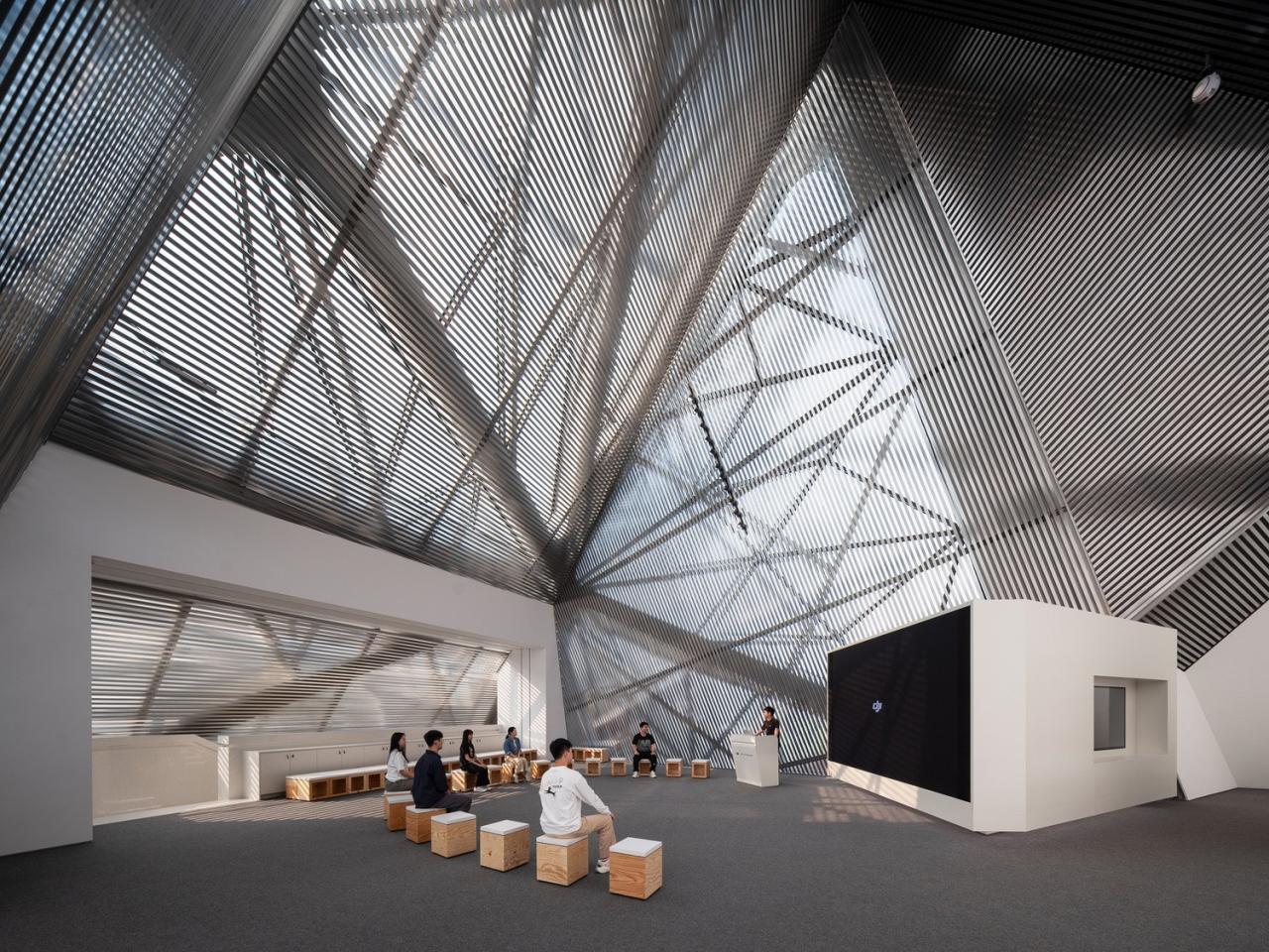 BIM建筑|大疆旗舰店 / 万社设计