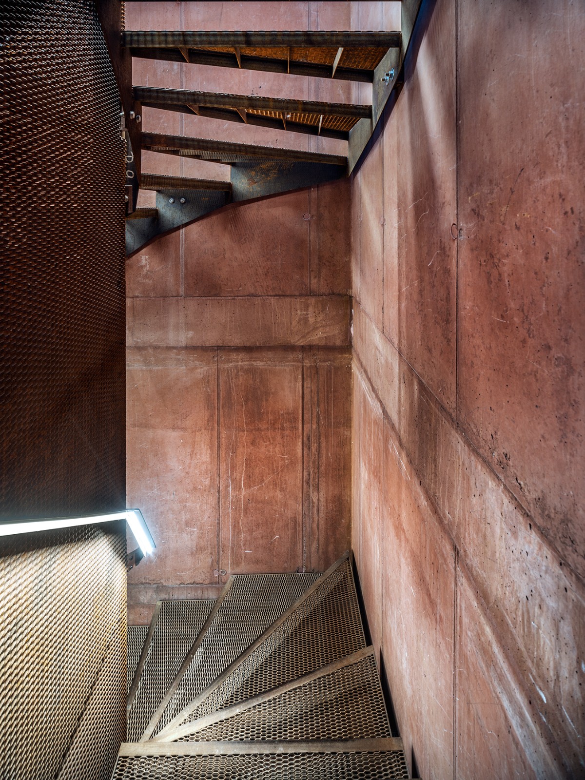 BIM建筑|帕尔杜比采 GAMPA、Sféra 建筑群与自动化工厂公共空间 / Šépka architekti