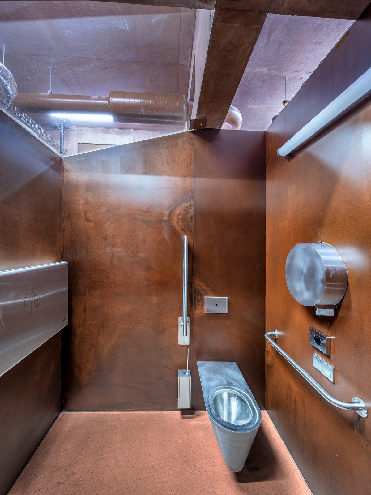 BIM建筑|帕尔杜比采 GAMPA、Sféra 建筑群与自动化工厂公共空间 / Šépka architekti