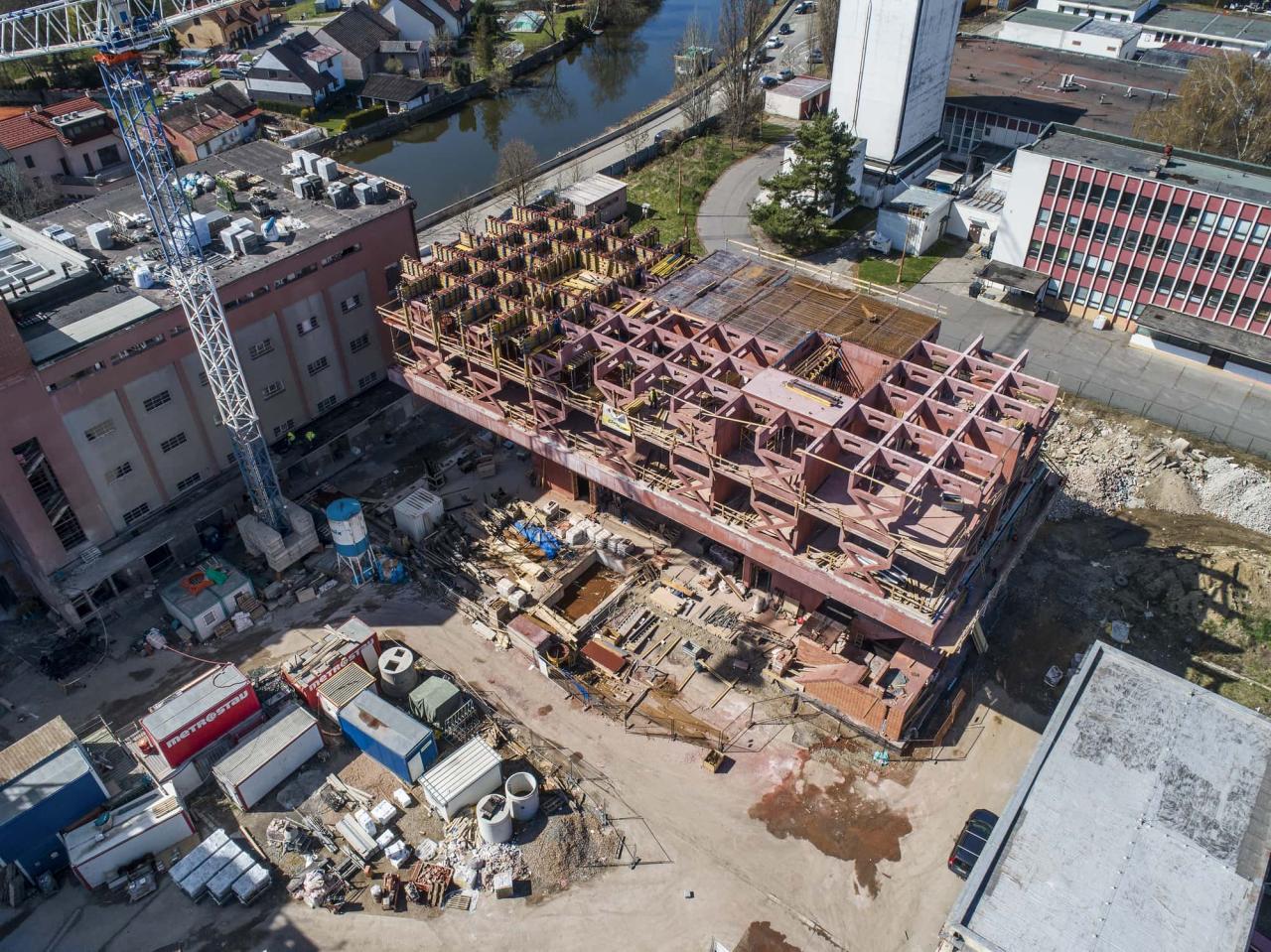 BIM建筑|帕尔杜比采 GAMPA、Sféra 建筑群与自动化工厂公共空间 / Šépka architekti