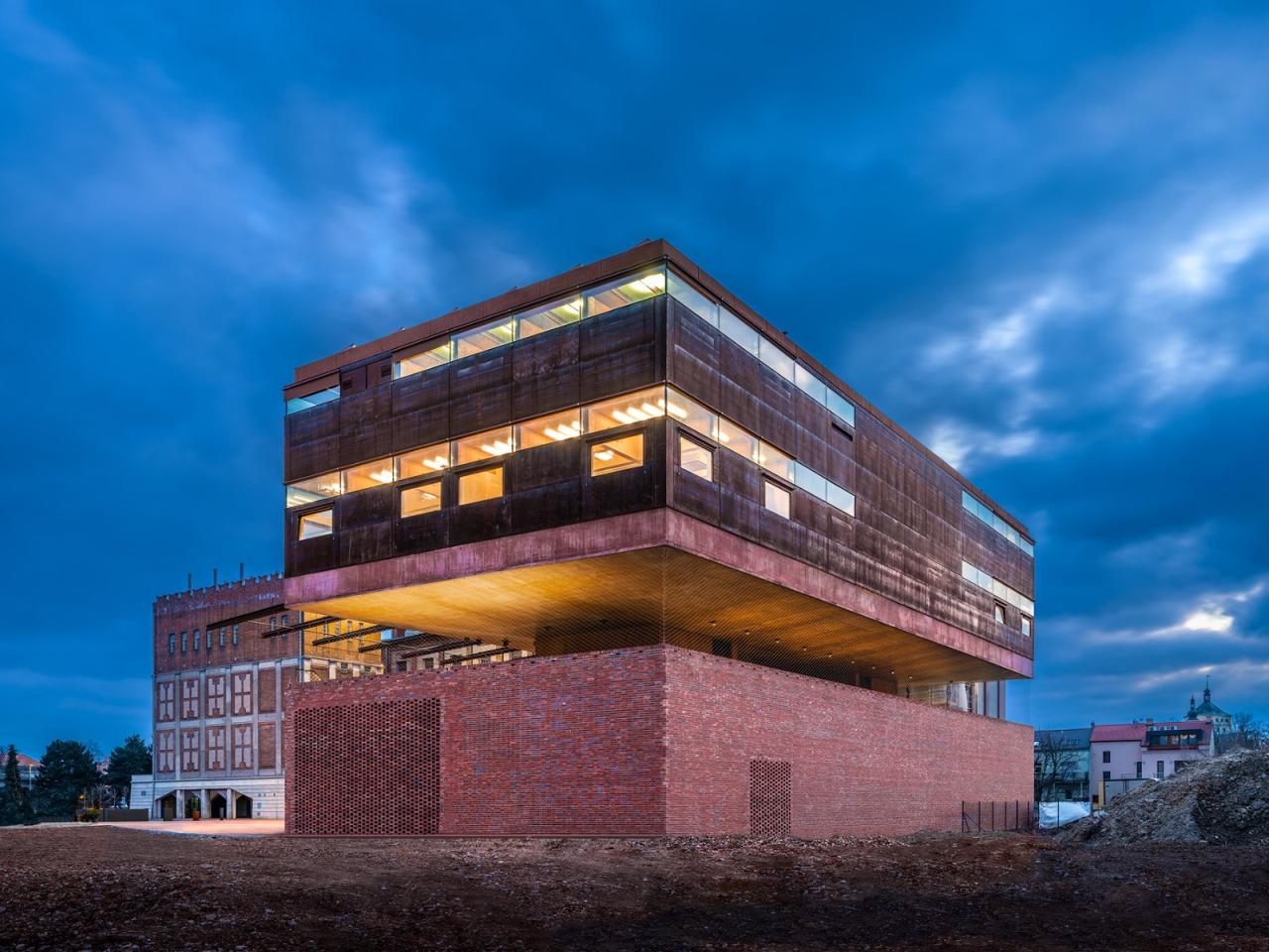 BIM建筑|帕尔杜比采 GAMPA、Sféra 建筑群与自动化工厂公共空间 / Šépka architekti