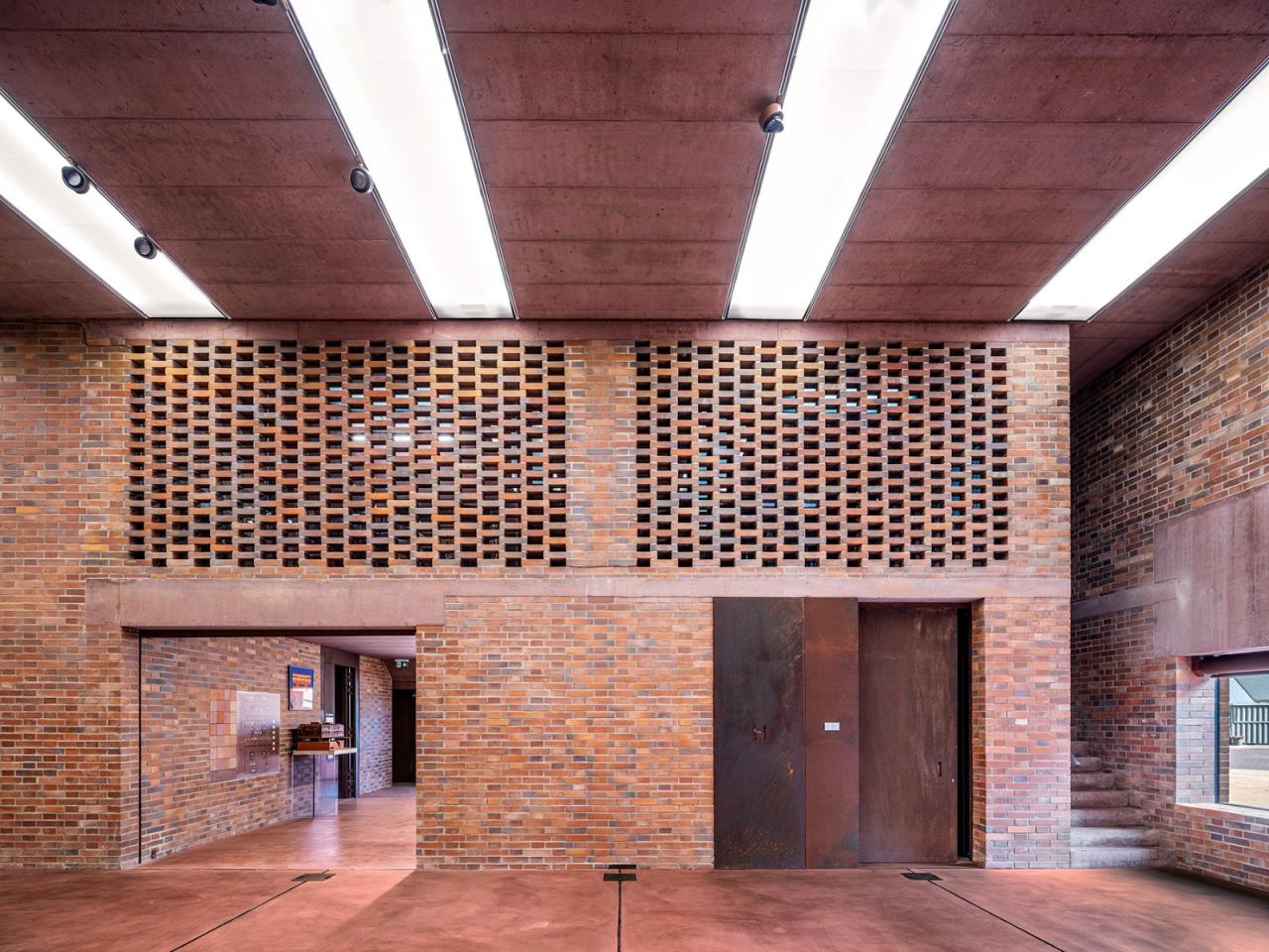 BIM建筑|帕尔杜比采 GAMPA、Sféra 建筑群与自动化工厂公共空间 / Šépka architekti