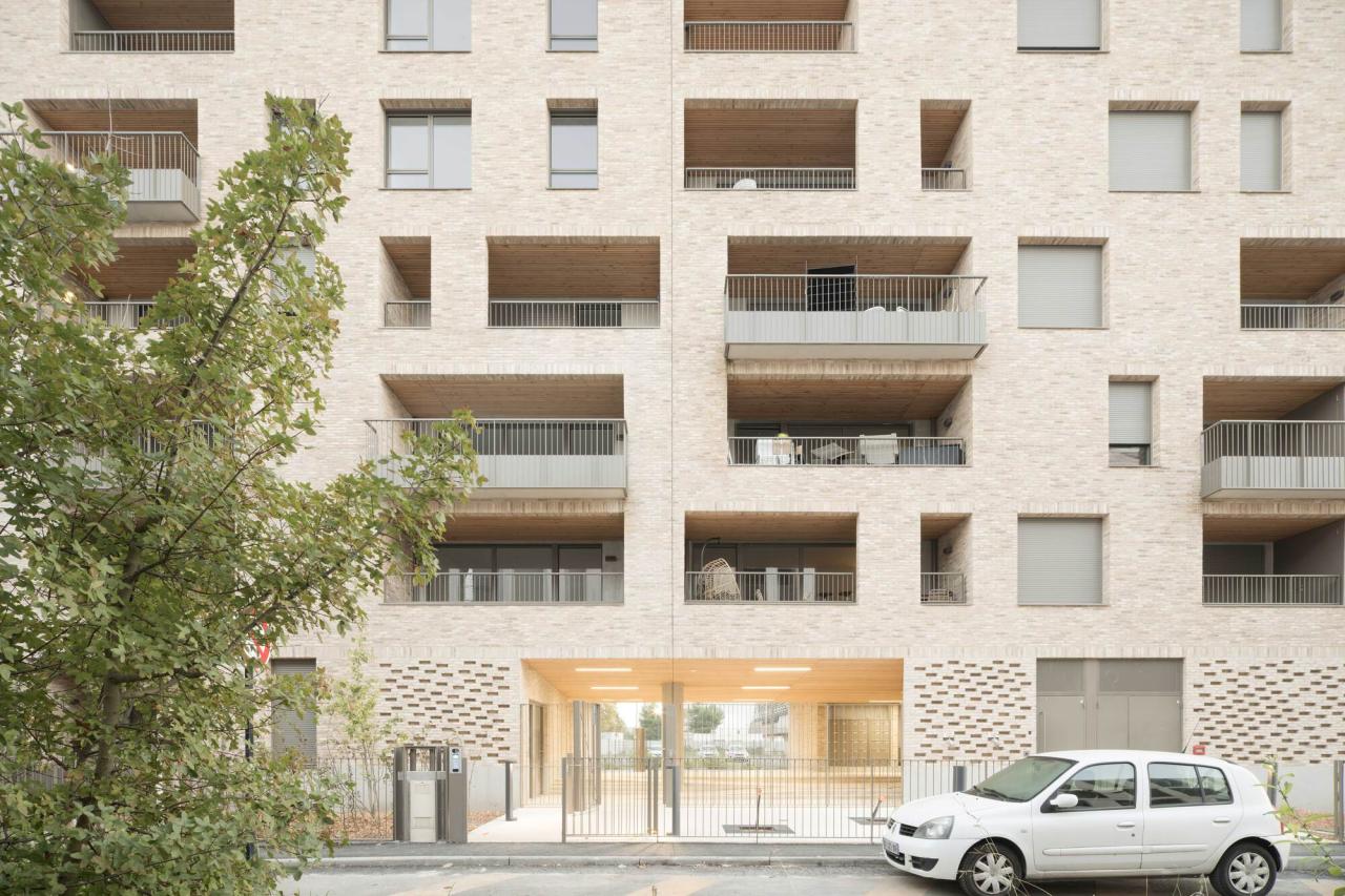 BIM建筑|B09 建筑岛 / urbanmakers + Selva & Maugin Architectes