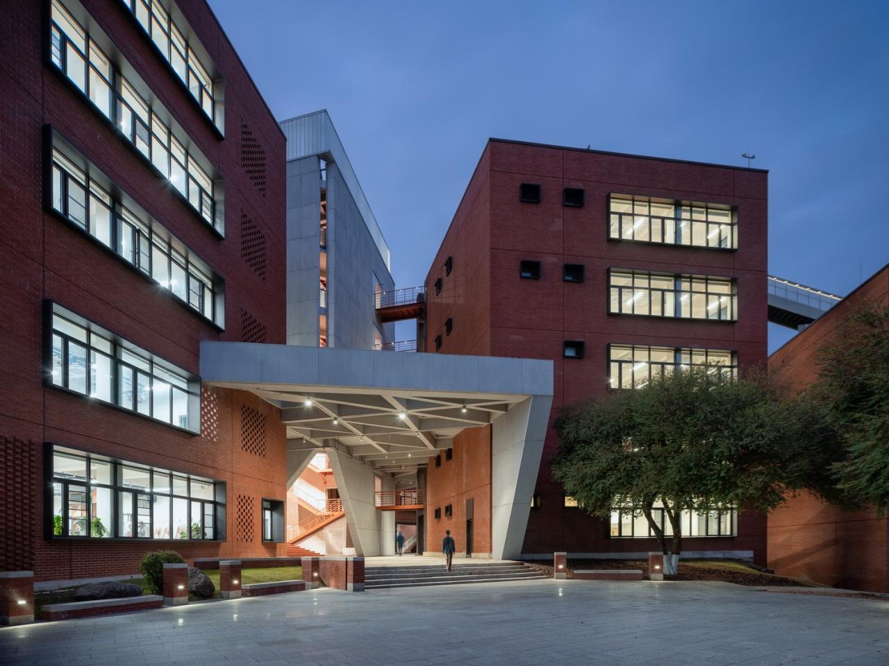 BIM建筑|北京师范大学珠海校区元白楼 / 清华大学建筑设计研究院