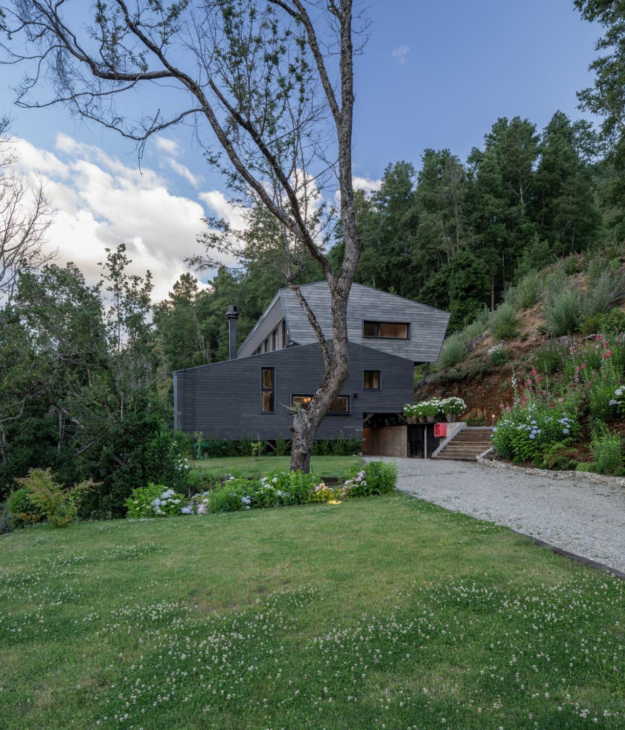 BIM建筑|纳蒙卡休小屋 / Schwember García-Huidobro Arquitectos