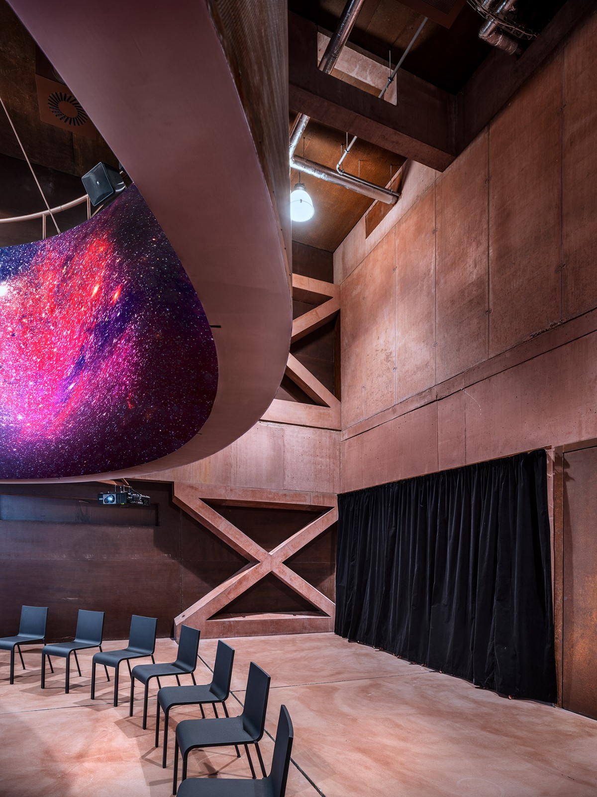 BIM建筑|帕尔杜比采 GAMPA、Sféra 建筑群与自动化工厂公共空间 / Šépka architekti