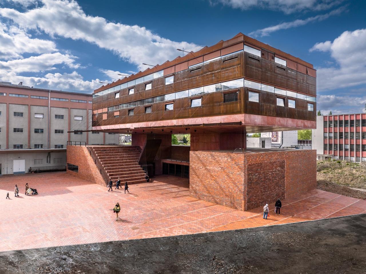 BIM建筑|帕尔杜比采 GAMPA、Sféra 建筑群与自动化工厂公共空间 / Šépka architekti