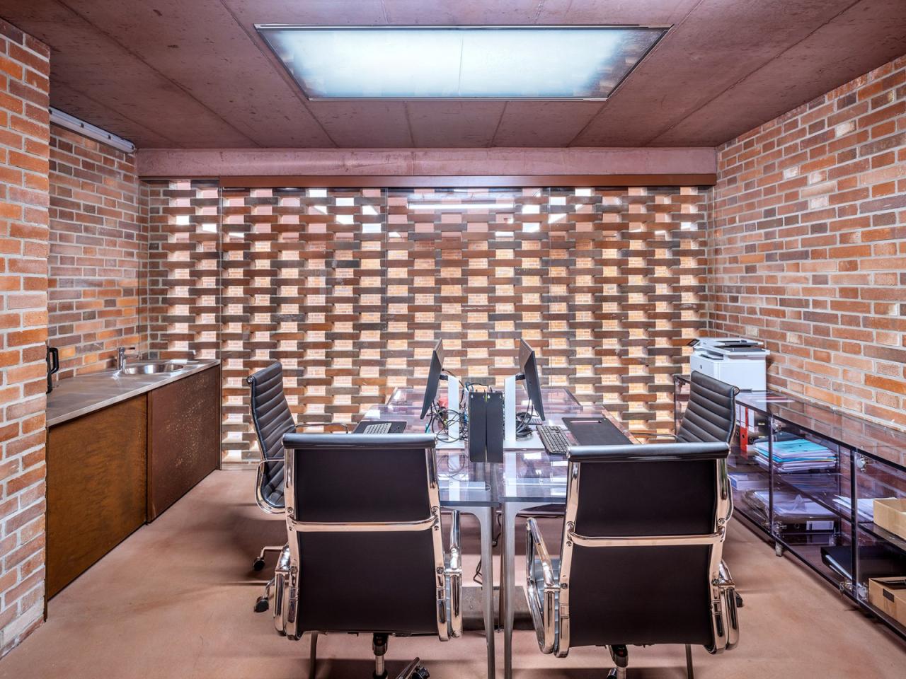 BIM建筑|帕尔杜比采 GAMPA、Sféra 建筑群与自动化工厂公共空间 / Šépka architekti