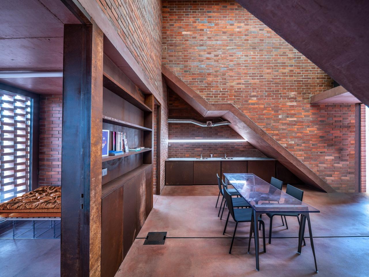 BIM建筑|帕尔杜比采 GAMPA、Sféra 建筑群与自动化工厂公共空间 / Šépka architekti