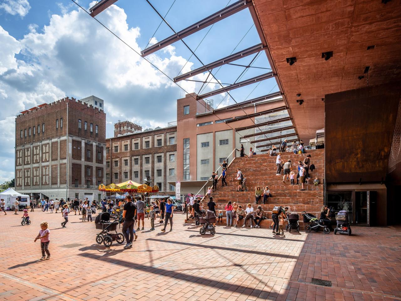 BIM建筑|帕尔杜比采 GAMPA、Sféra 建筑群与自动化工厂公共空间 / Šépka architekti