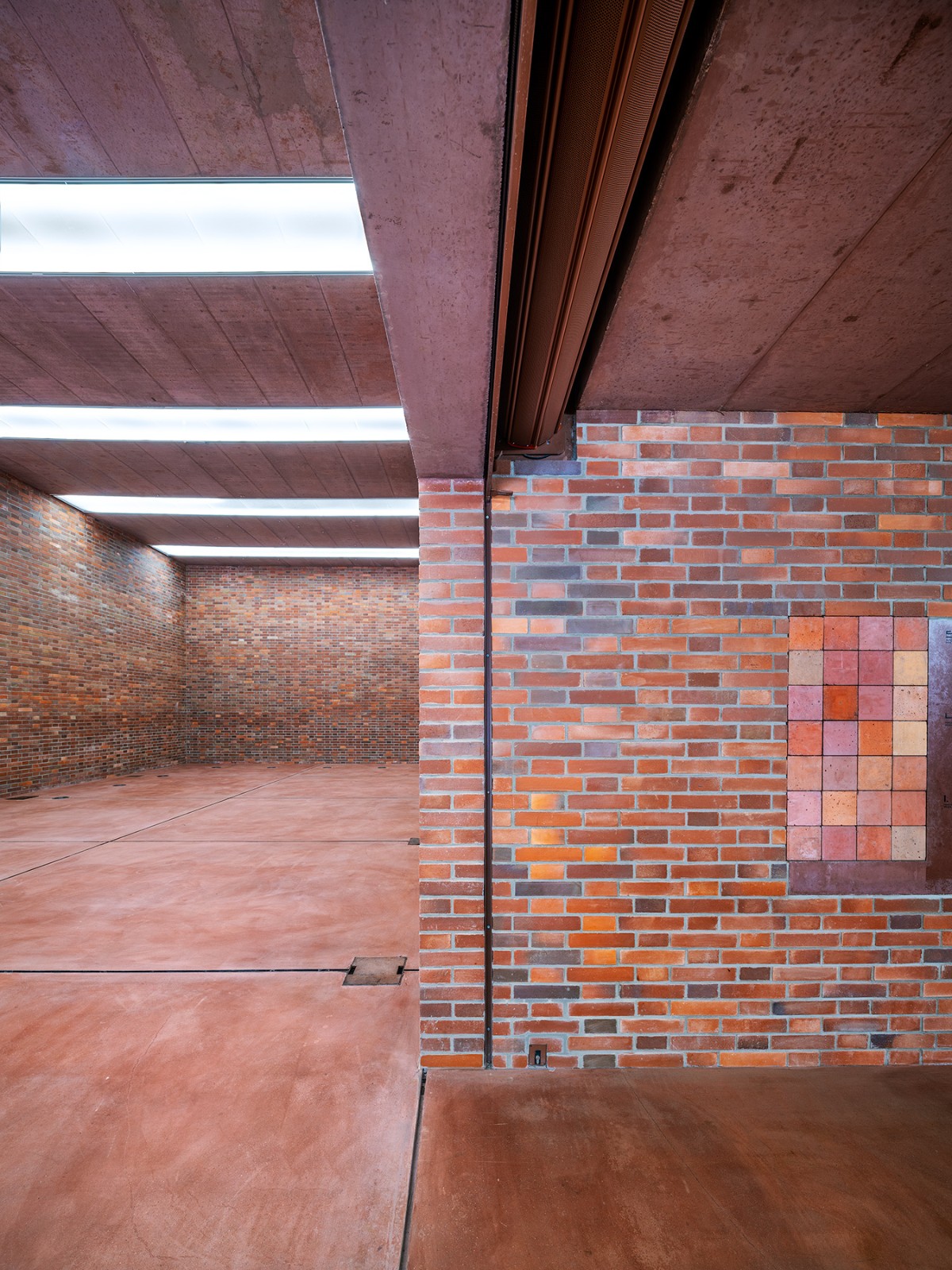 BIM建筑|帕尔杜比采 GAMPA、Sféra 建筑群与自动化工厂公共空间 / Šépka architekti