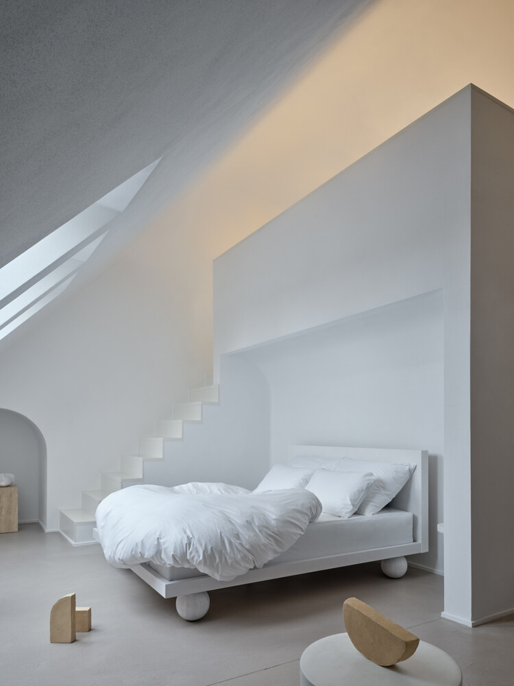 寻迹历史与自然致敬巴洛克与宗教灵感的神圣氛围住宅设计