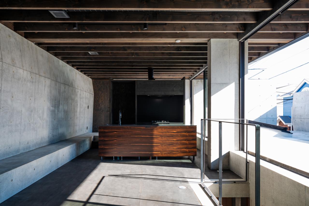 混凝土与木材交织的独特神秘体验静谧栖居的住宅设计