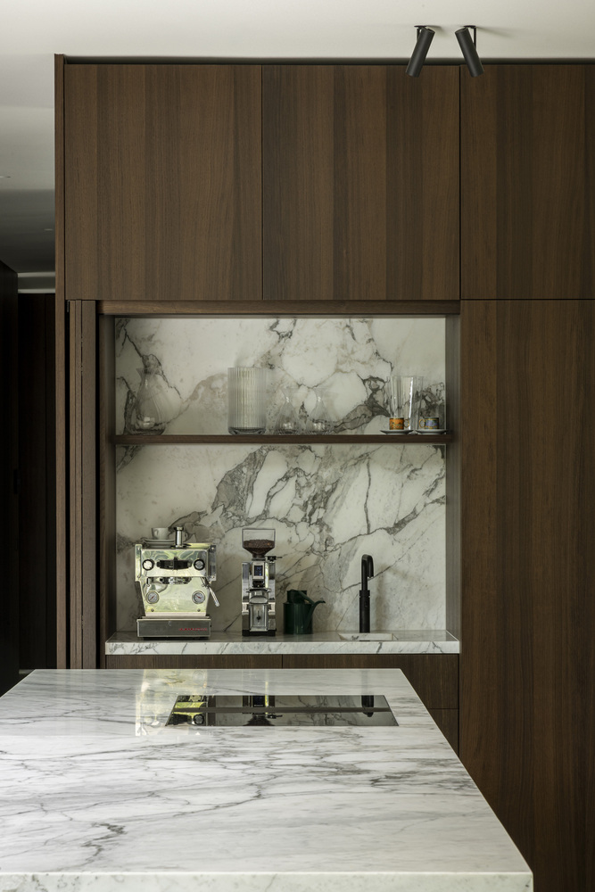 邂逅荷兰海岸隐匿别墅：一场自然、建筑与艺术的盛宴设计