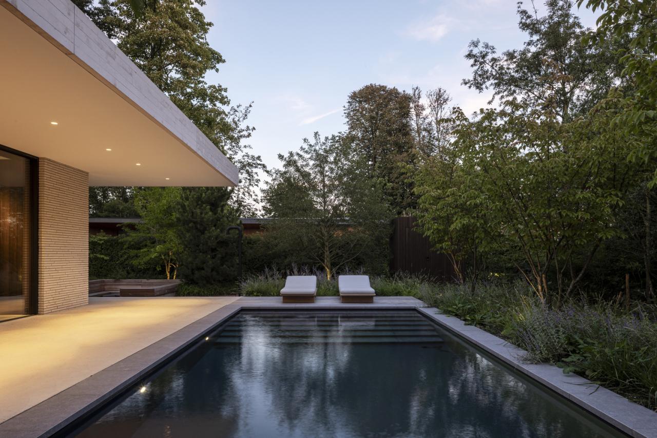 邂逅荷兰海岸隐匿别墅：一场自然、建筑与艺术的盛宴设计