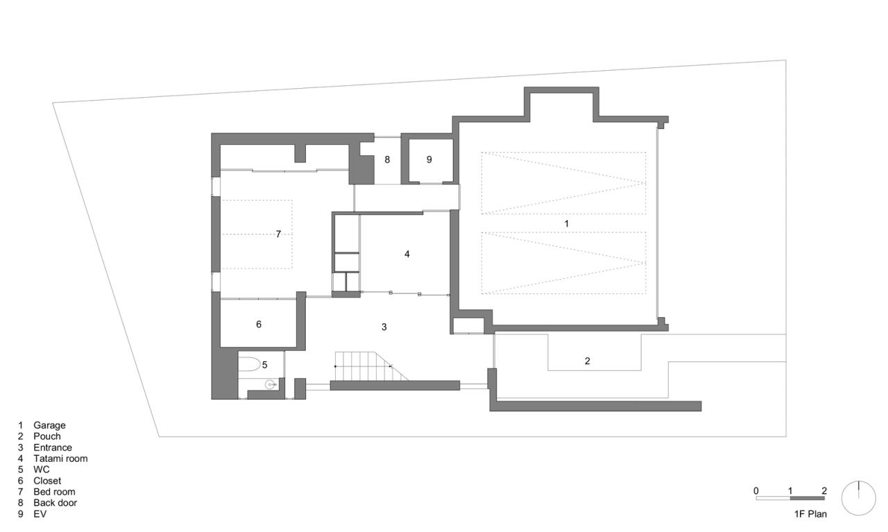 狭缝与开口间营造城市中静谧自然私密的住宅设计