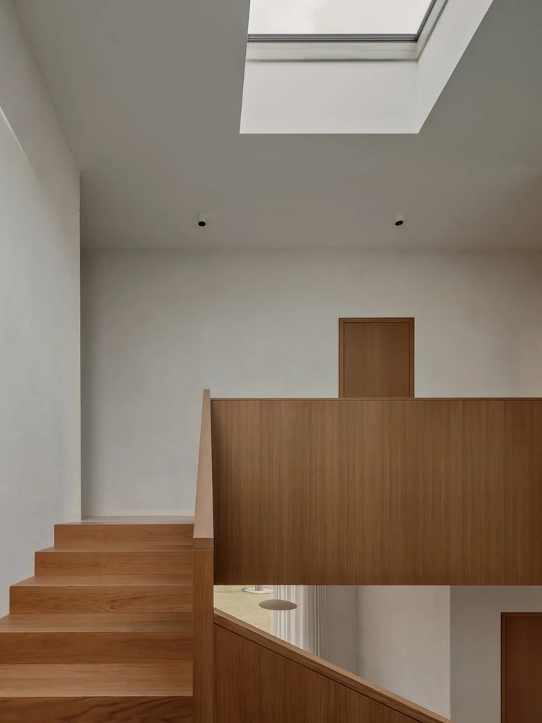 白桦林花园中的节能美学细节之处见匠心的度假屋设计