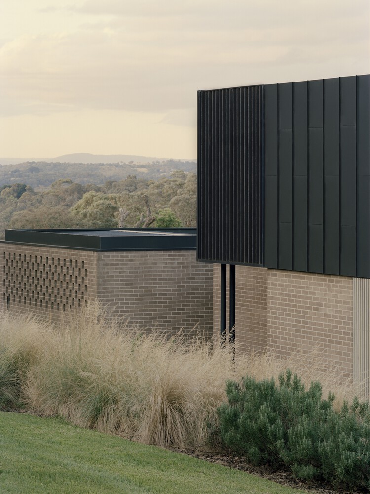 坡地之上的光影度假屋设计层层叠叠藏着无尽生活想象