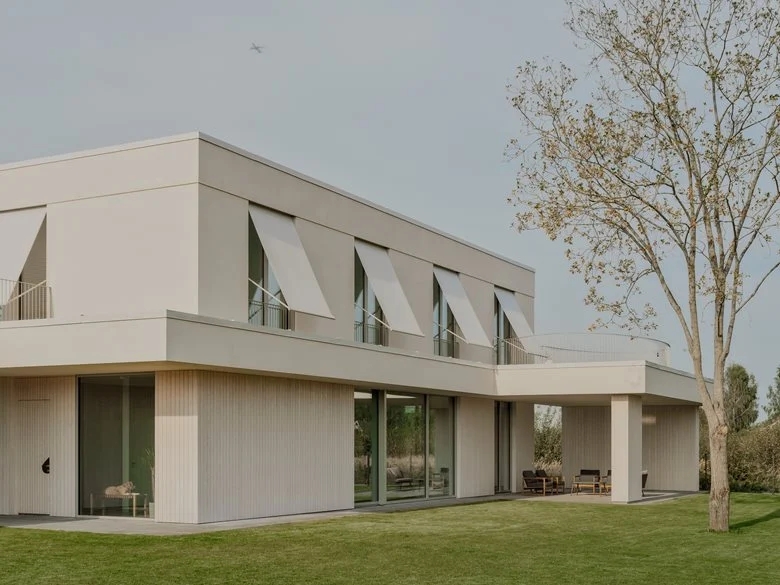 白桦林花园中的节能美学细节之处见匠心的度假屋设计