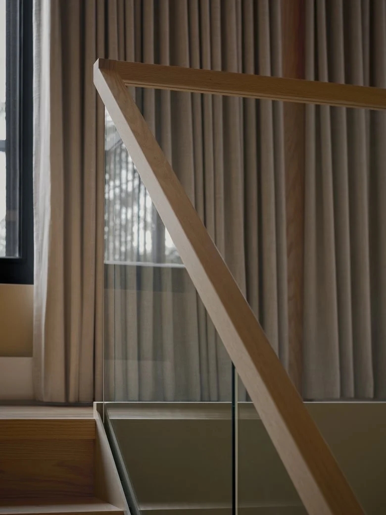 在树梢间谱建筑与自然的和谐乐章亲生物细节度假屋设计