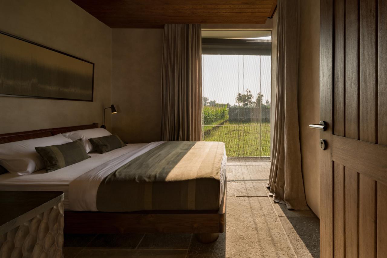 让身心在自然中得到滋养热带雨林的节能奢华侘寂别墅设计