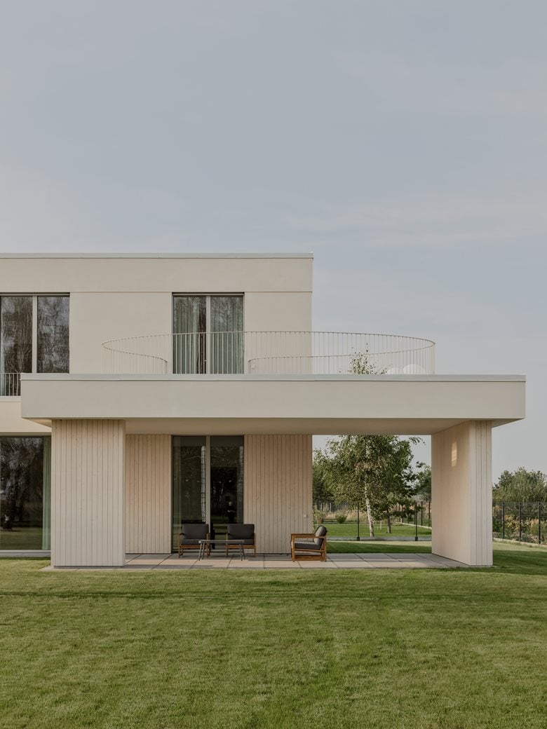 白桦林花园中的节能美学细节之处见匠心的度假屋设计