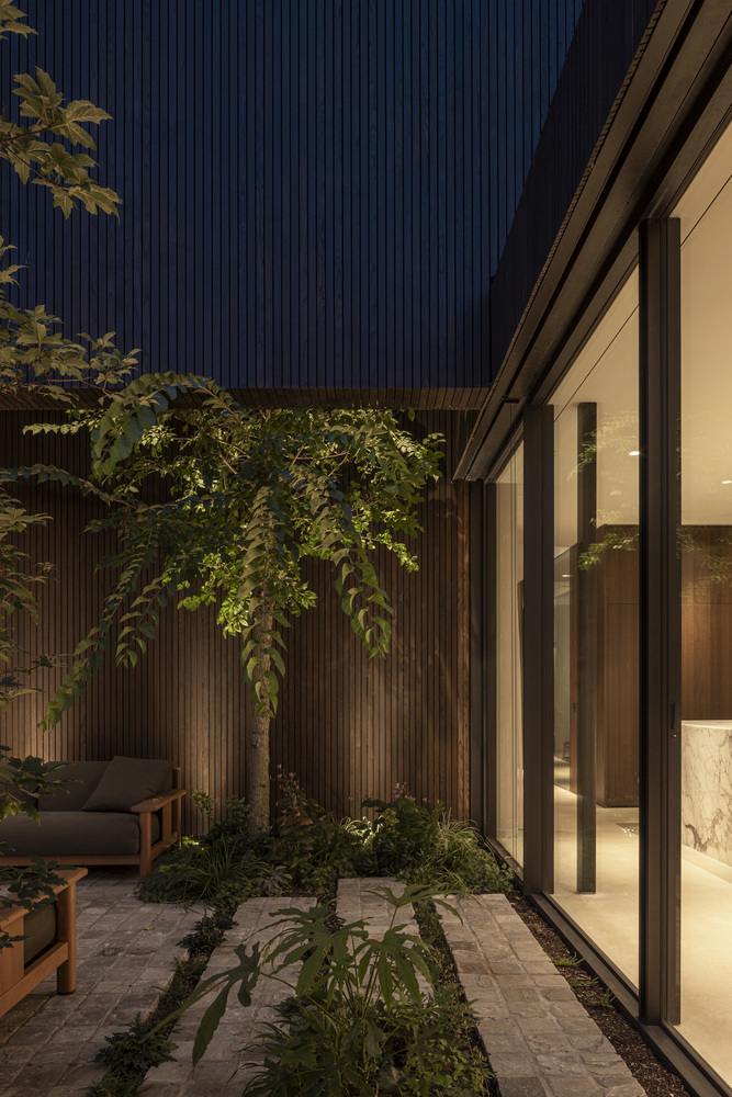 邂逅荷兰海岸隐匿别墅：一场自然、建筑与艺术的盛宴设计