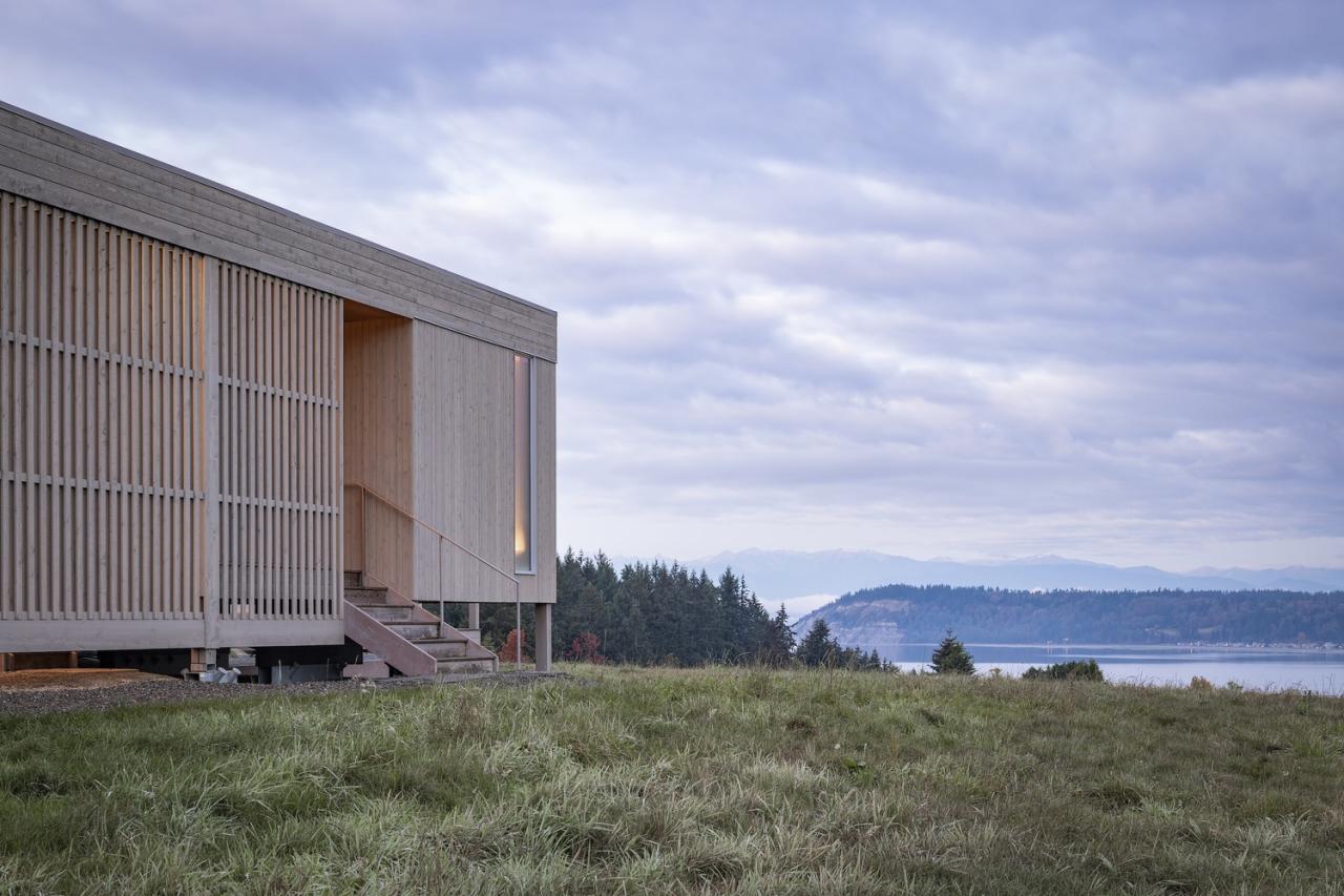 漂浮在草地上的冥想之屋禅意静修的度假屋设计