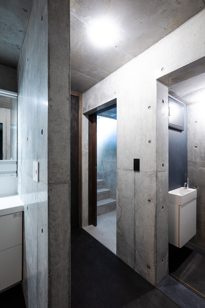 混凝土与木材交织的独特神秘体验静谧栖居的住宅设计