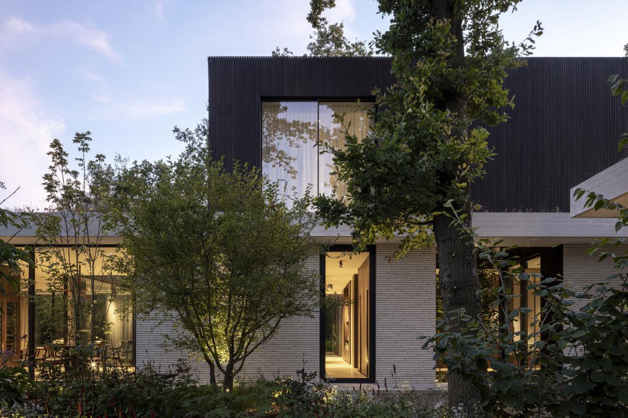 邂逅荷兰海岸隐匿别墅：一场自然、建筑与艺术的盛宴设计