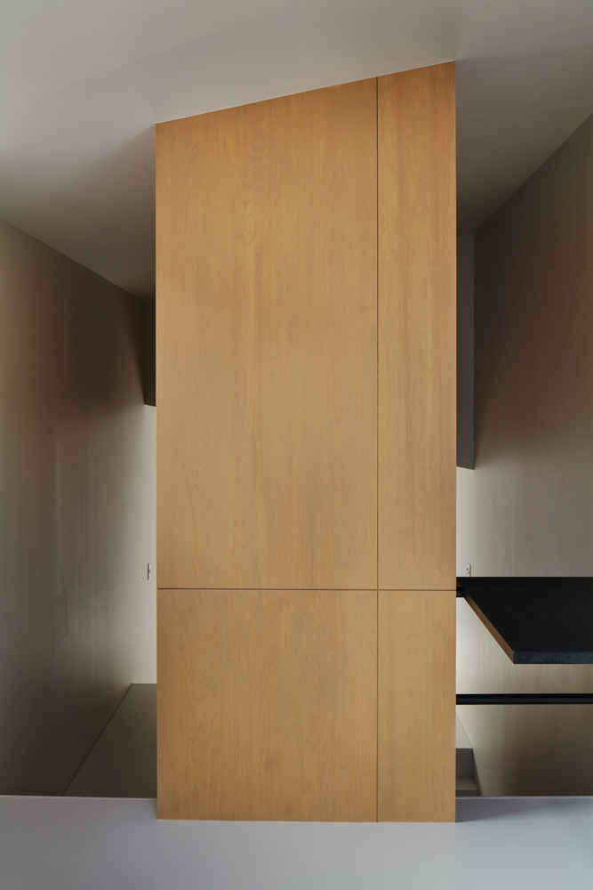 探秘隐居住宅设计 2.5 米窄地空间魔法楼梯串联别样生活