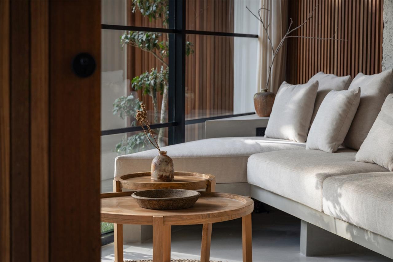 诗意森林里的侘寂之境翻转屋顶下的自然别墅设计