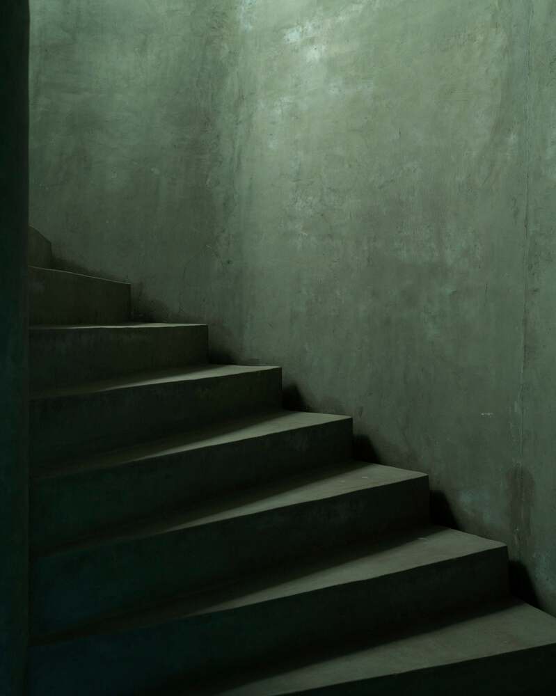 从天然井与洞穴汲取灵感光影交织下感知时间的度假屋设计