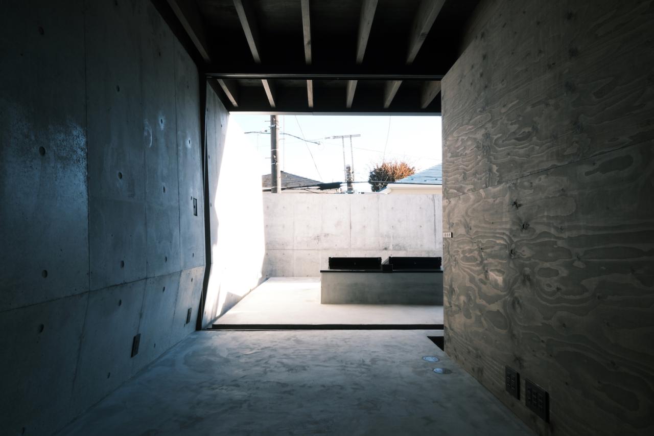 混凝土与木材交织的独特神秘体验静谧栖居的住宅设计