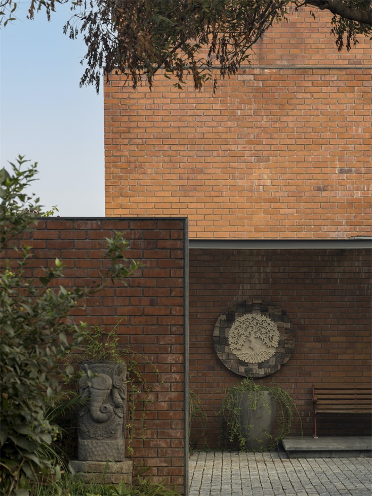 让生活亲近自然调和传统与现代的红砖乡村别墅设计