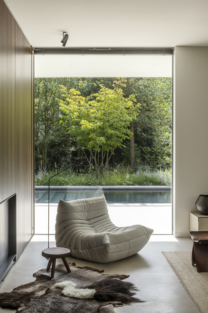 邂逅荷兰海岸隐匿别墅：一场自然、建筑与艺术的盛宴设计