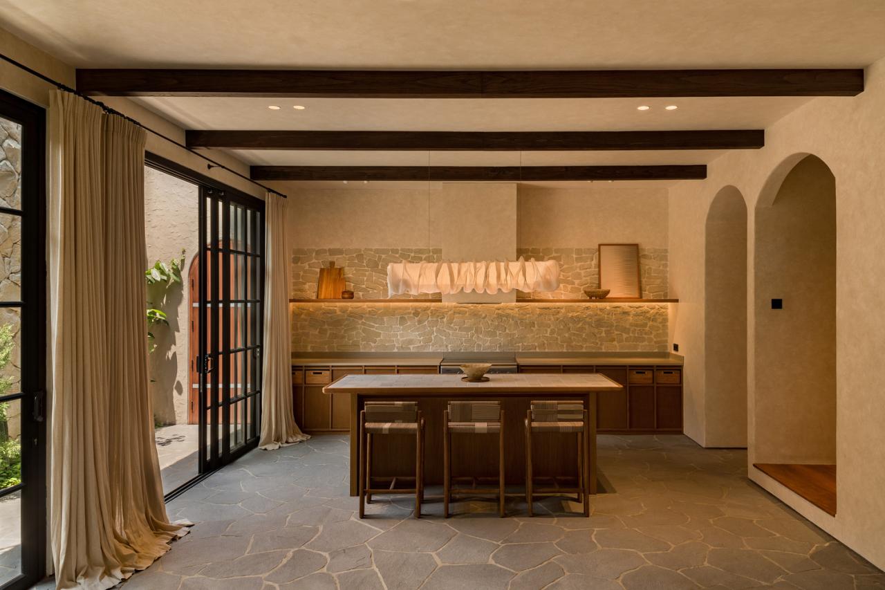 让身心在自然中得到滋养热带雨林的节能奢华侘寂别墅设计