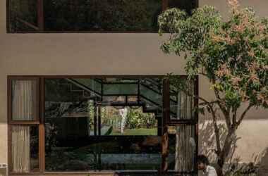 对环境气候材料研究响应与自然完美对话的别墅设计-BIM建筑网