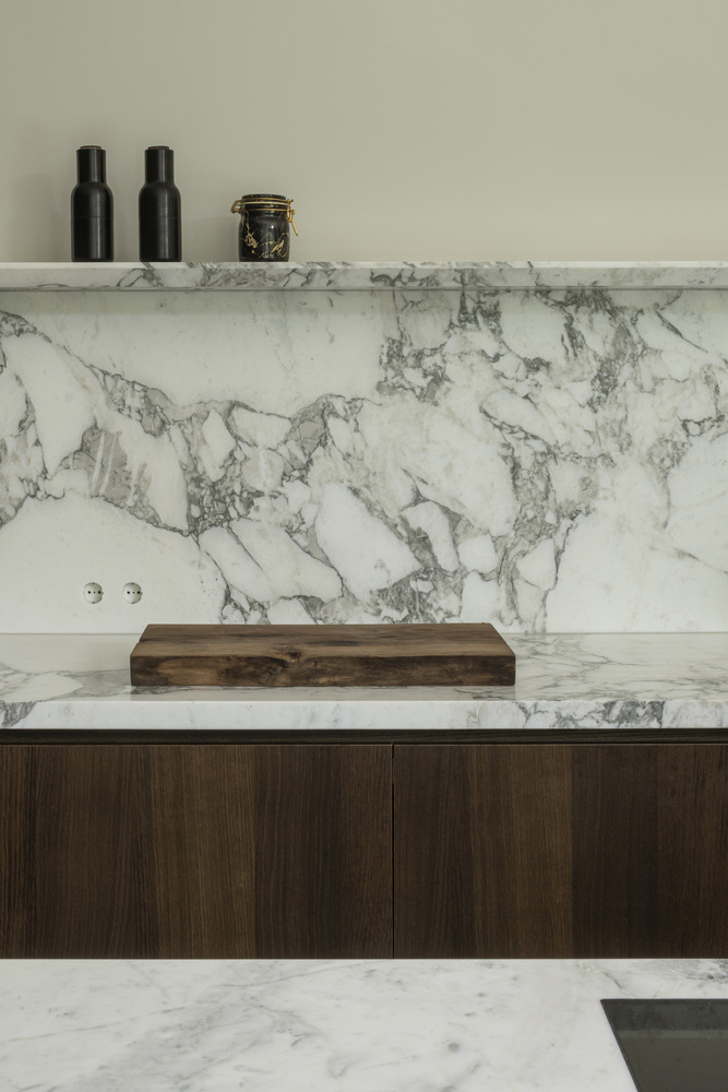 邂逅荷兰海岸隐匿别墅：一场自然、建筑与艺术的盛宴设计